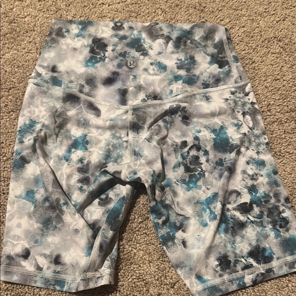 lululemon athletica Blue and Gray Bike Shorts 6in size 4 - Picture 1 of 2